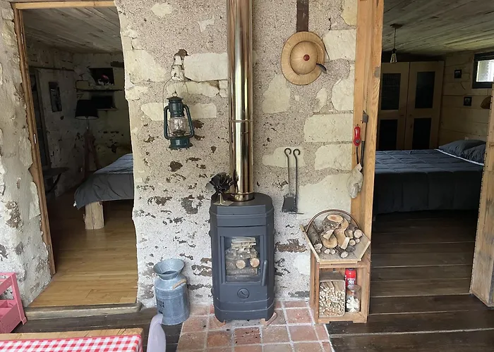 Au Bord D'un Etang Brissac-Quincé